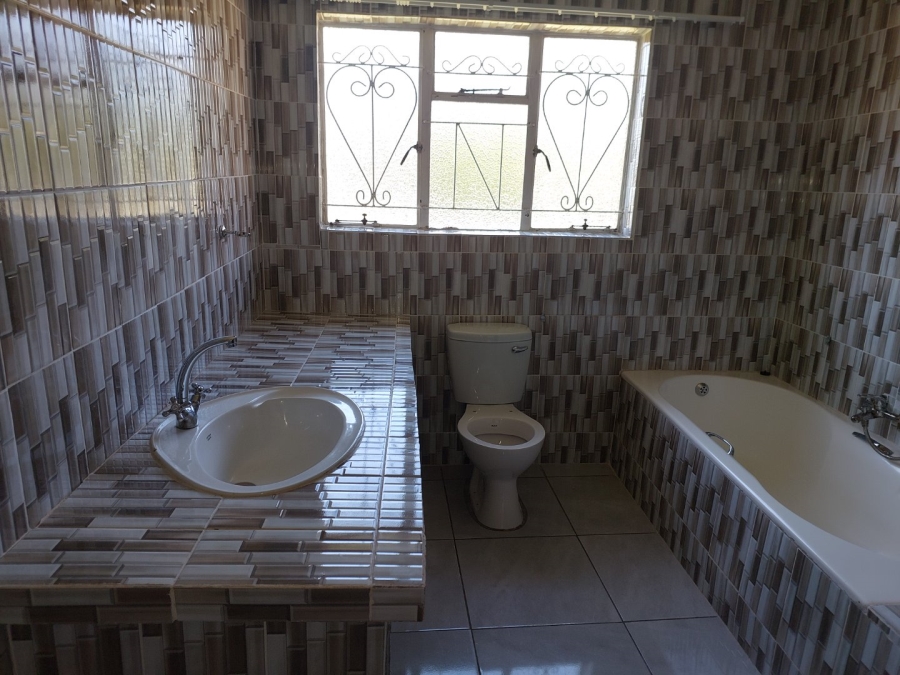 To Let 3 Bedroom Property for Rent in Suidrand Free State